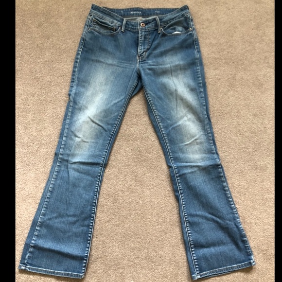 Boot Cut Levi Jeans - Picture 3 of 6